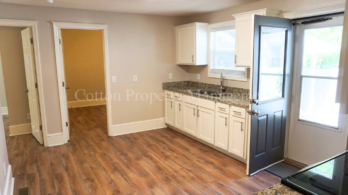605 Harnett St – photo 2