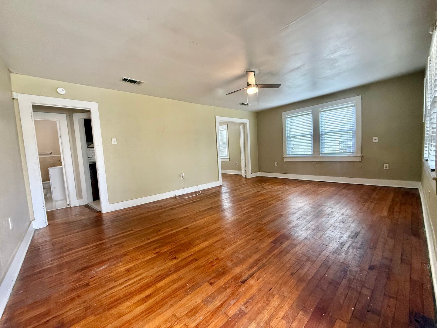 835 Iris St – photo 5