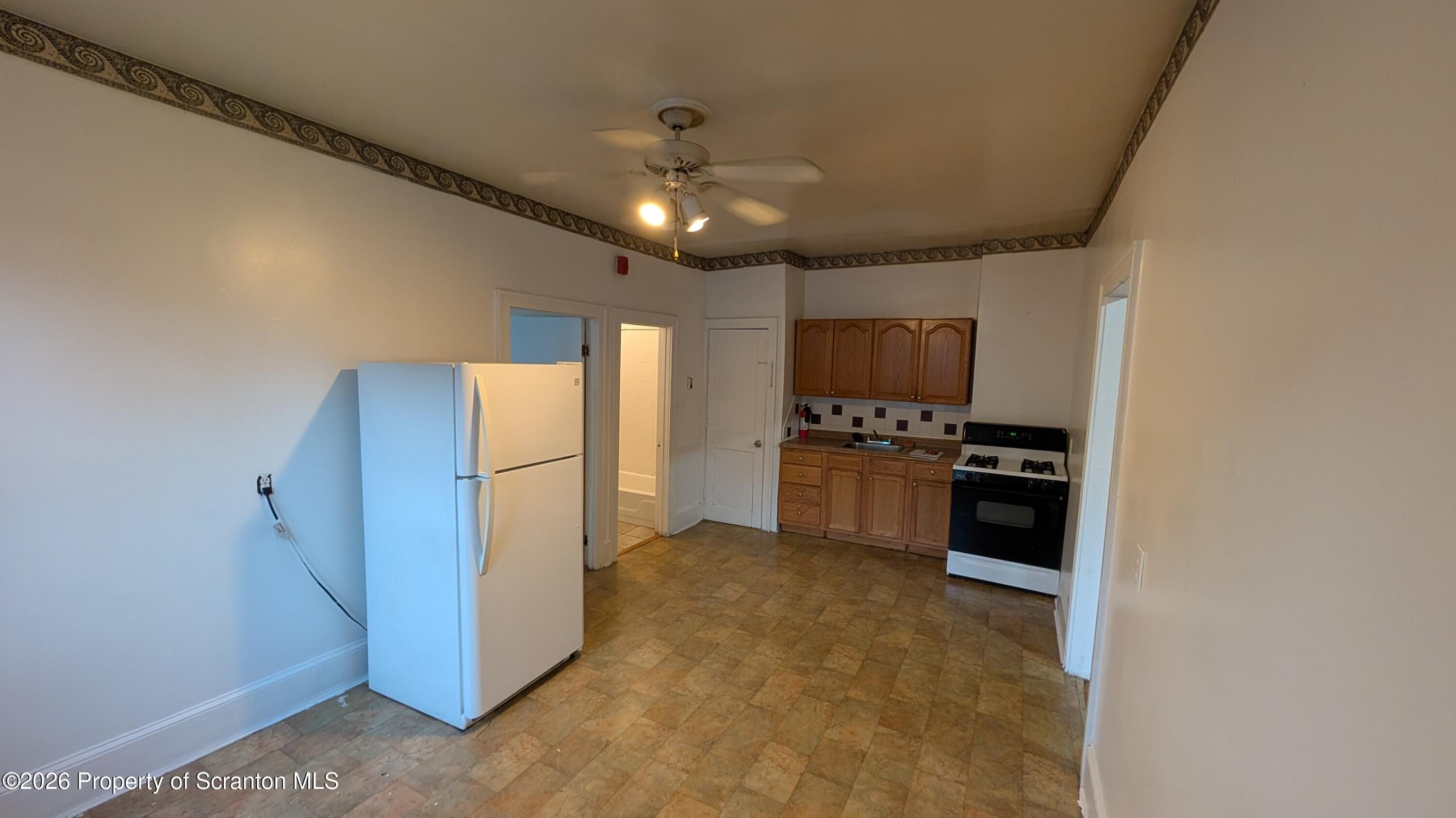 914 W Lackawanna Ave #6 – photo 2