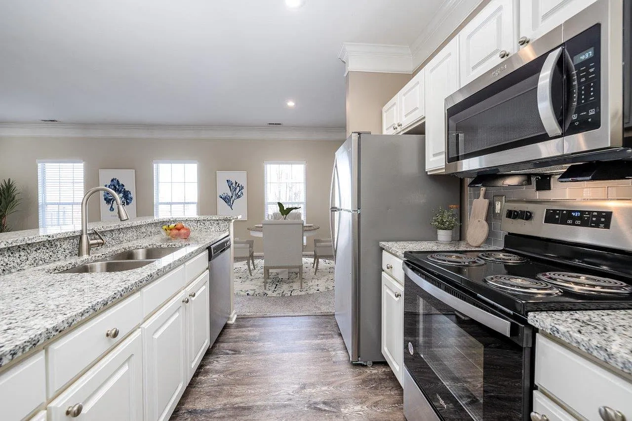 Christopher Wren Apartments and Townhomes – photo 2
