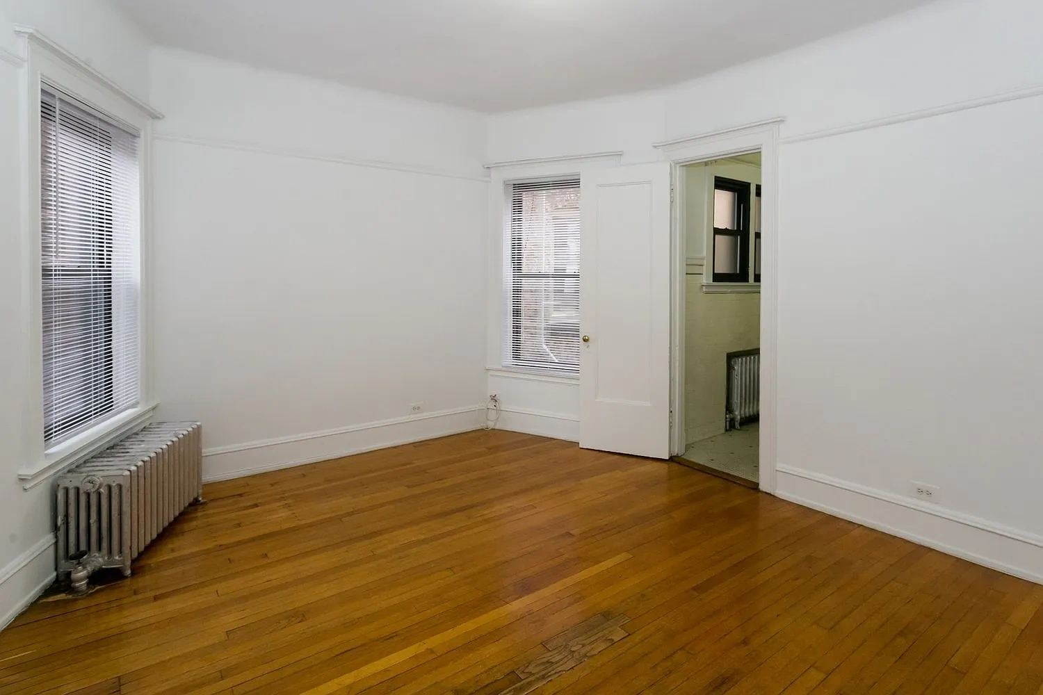 5700 S. Blackstone Avenue – photo 4