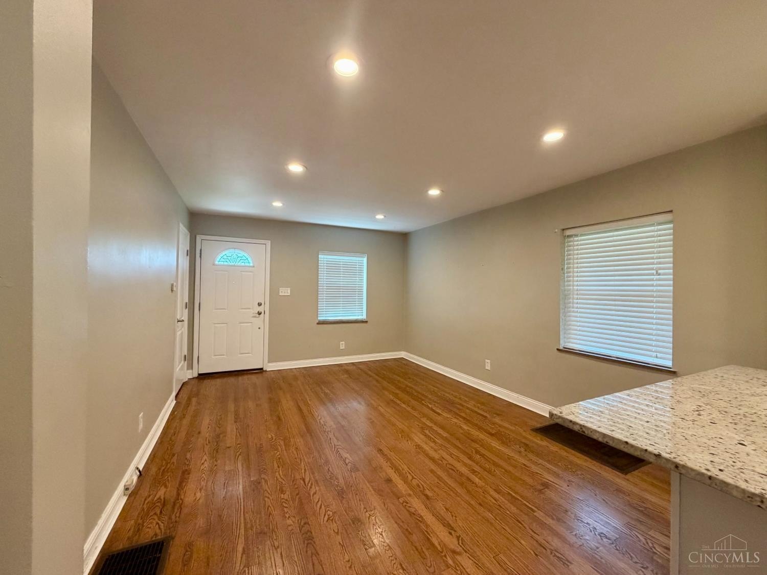 4624 Hunt Rd – photo 2