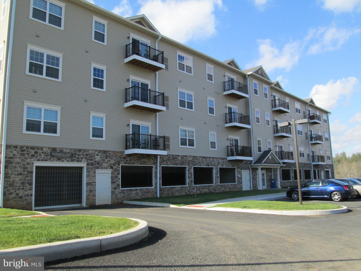 113 Legacy Blvd unit 302 – photo 1