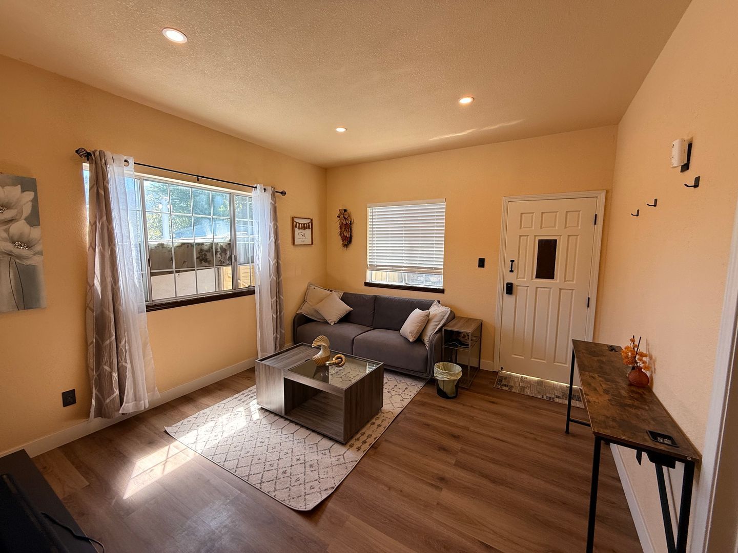3625 Lyon Ave – photo 3