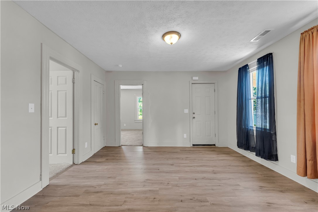 3187 W 44th St unit 2/UP – photo 4