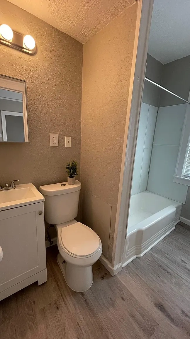 Welcome to 11118 Clifton Ave, Cleveland's premier apartment community. – photo 4