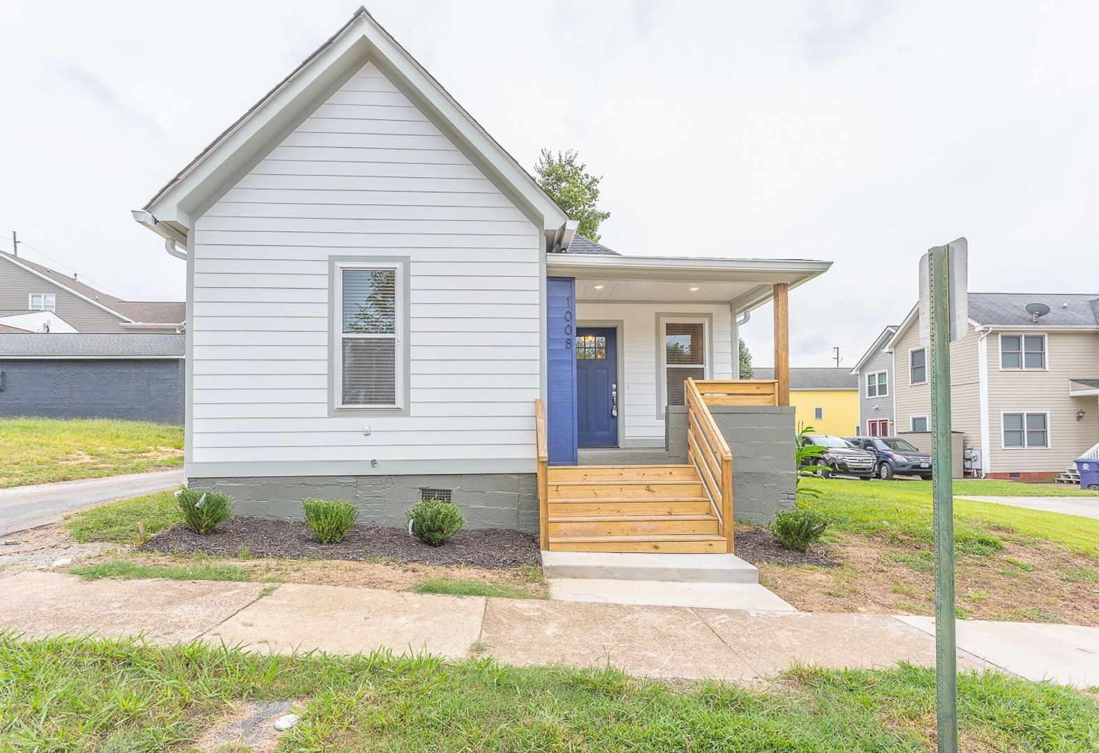 1008 Fairview Ave – photo 1