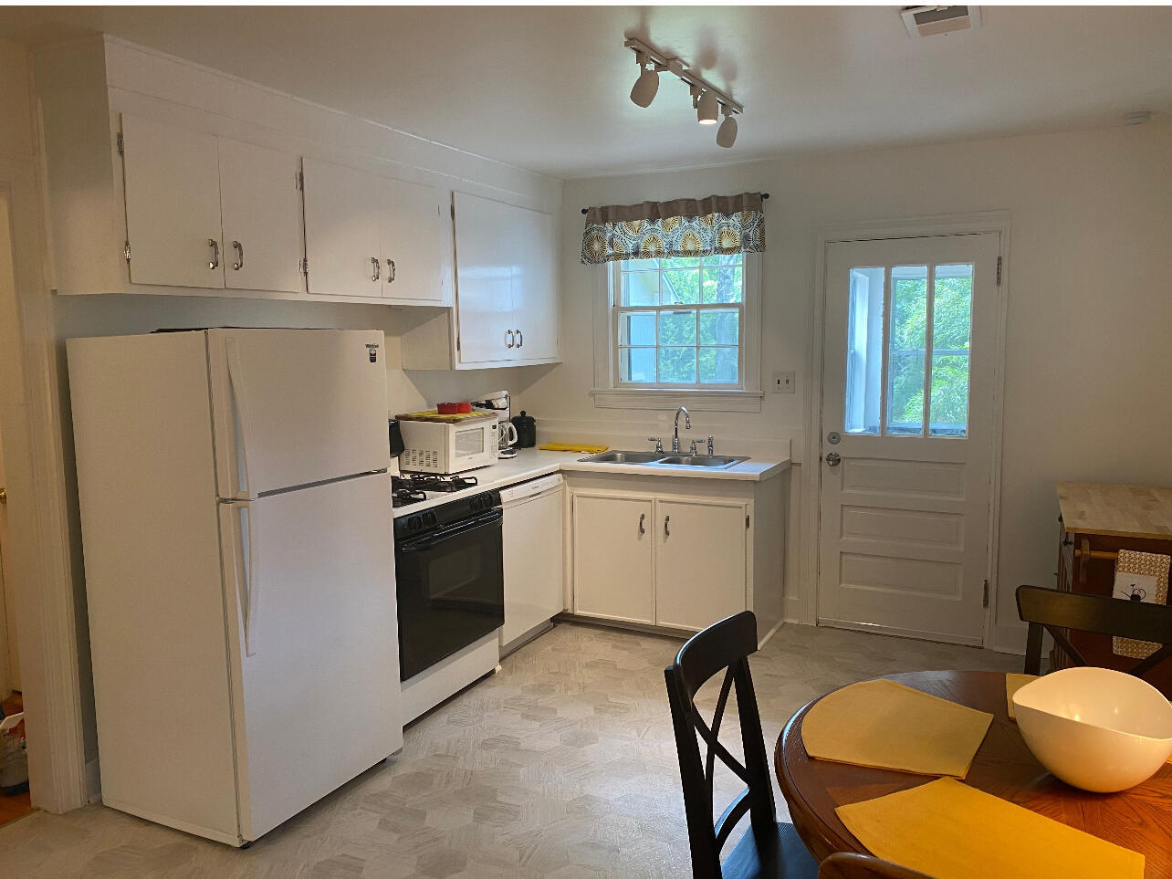 103 N Laurel St – photo 3