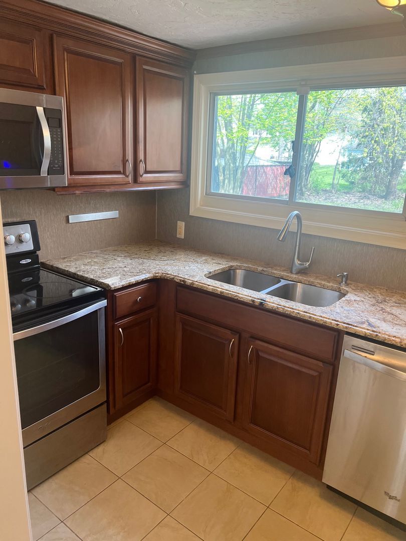 2561 S Taylor Rd – photo 2