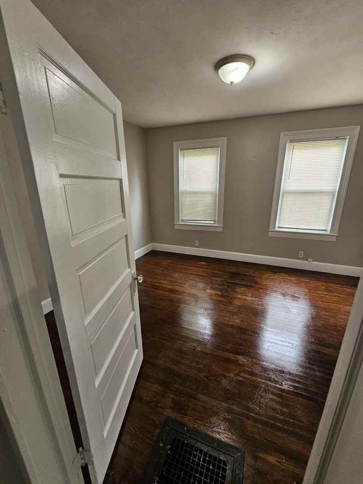 3811 John Ave unit 1 – photo 4