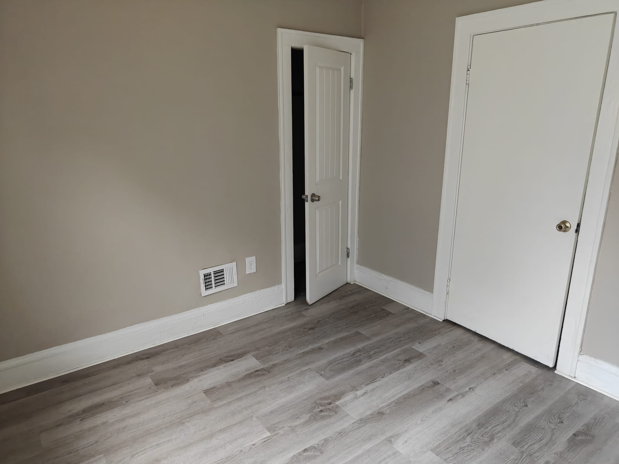 10703 Lee Ave unit 1 – photo 3