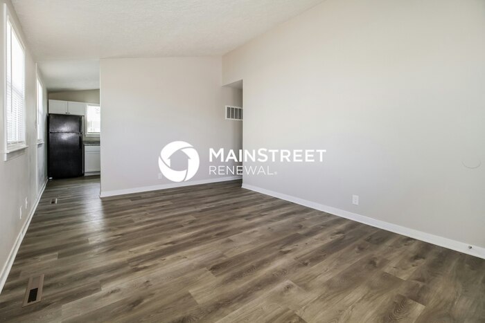 4410 E Indian Trail – photo 5