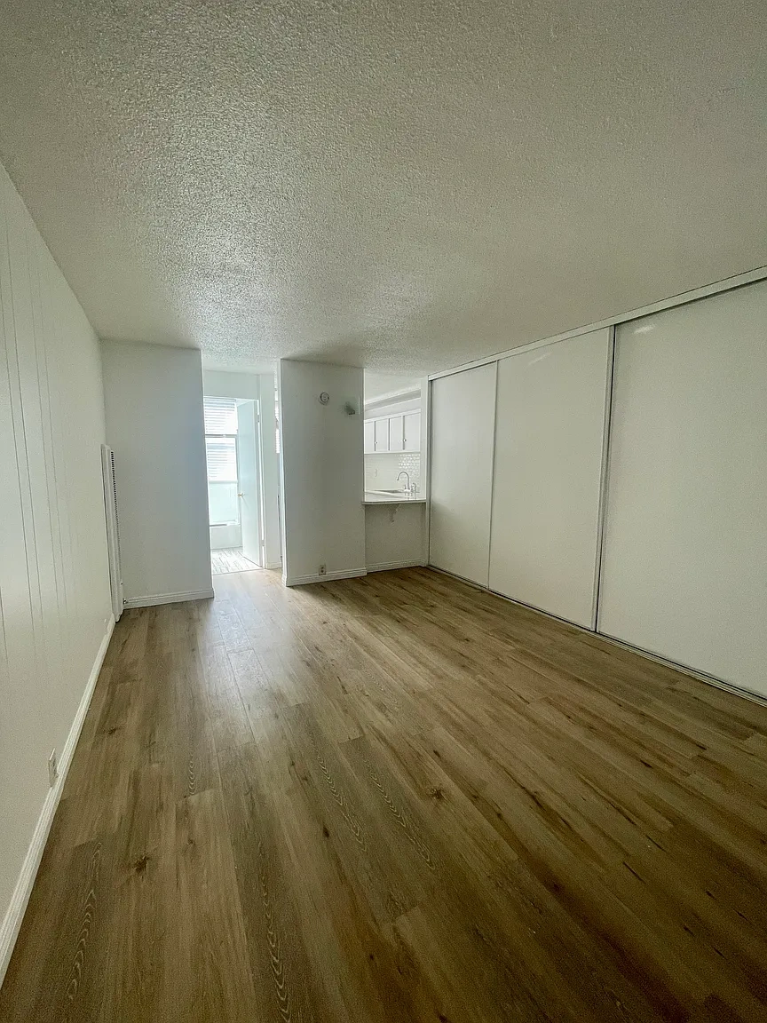 Belmont Apartments – photo 1