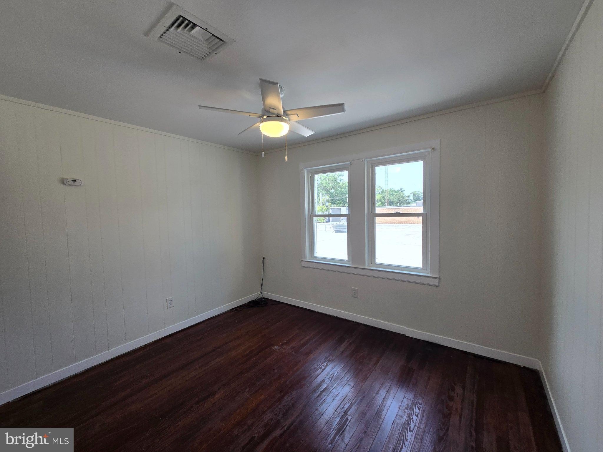 130 S Broadway – photo 1