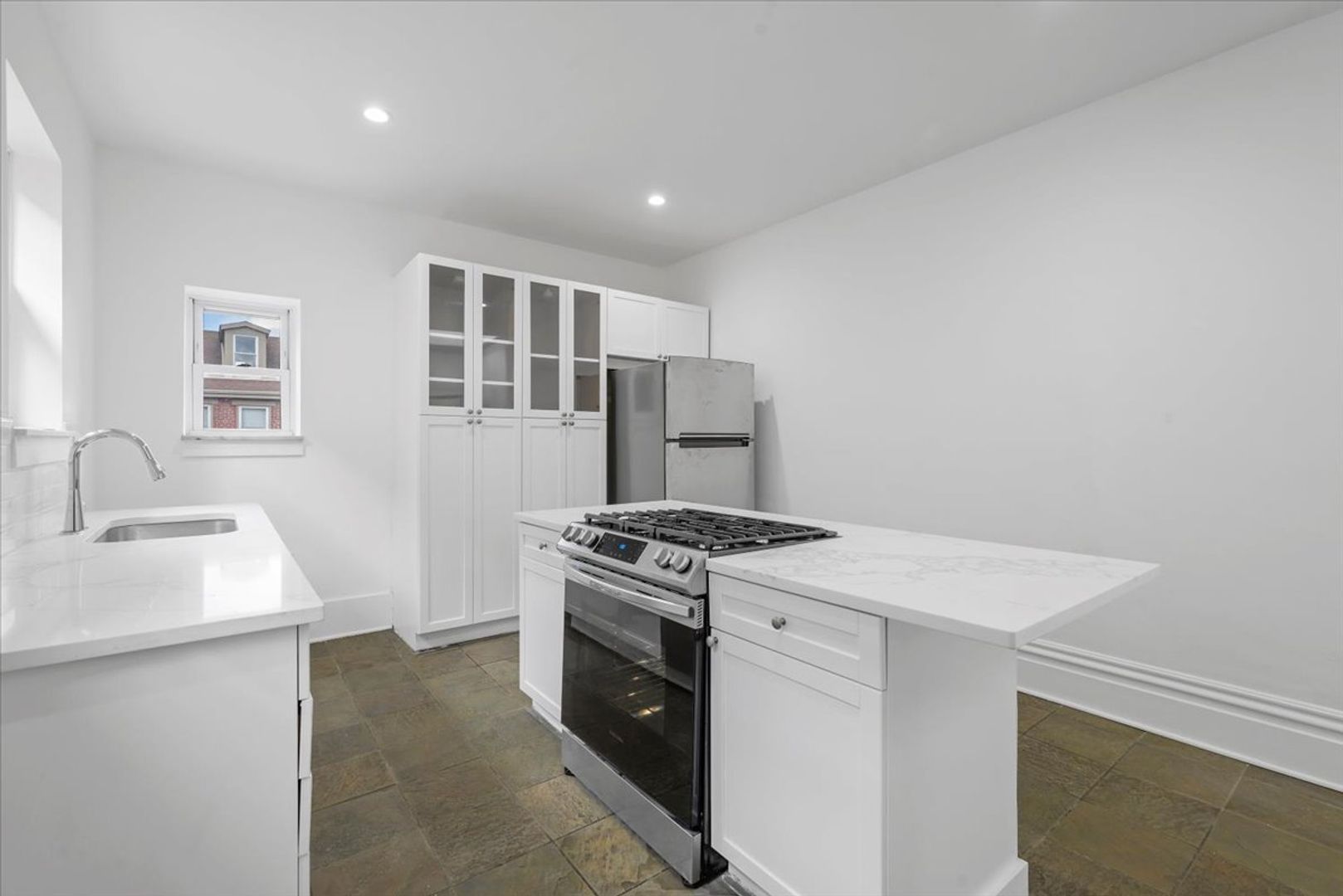 93 43rd St unit 2 – photo 4
