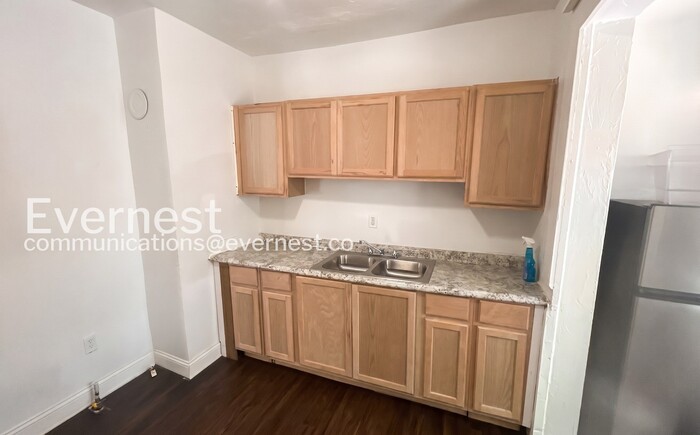 3353 E 132nd St unit 1 – photo 2