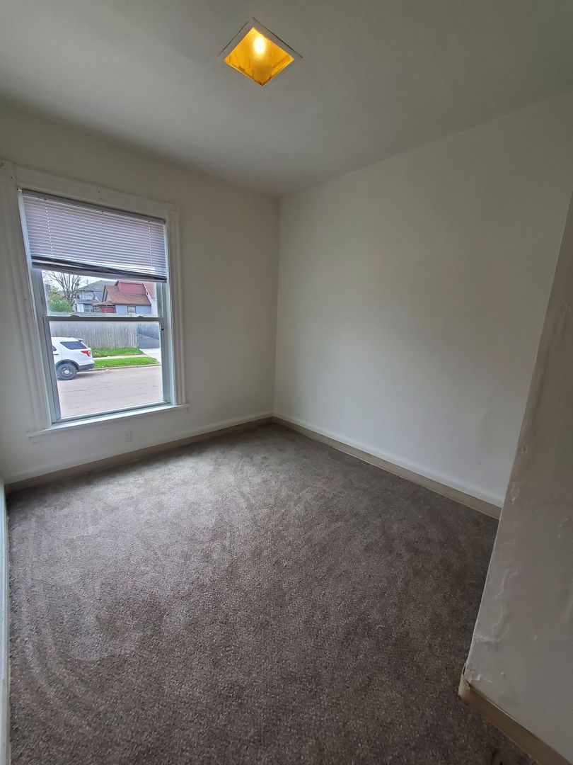 612 10th St unit Lower Front – photo 5