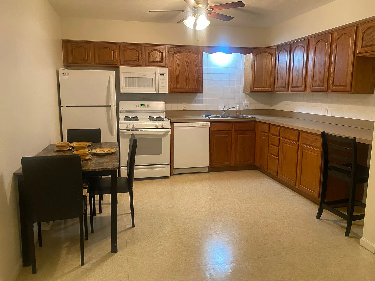 Sunrise Apartments – photo 4