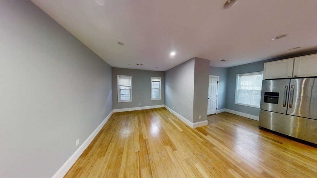 722 Saratoga St unit 3 – photo 4