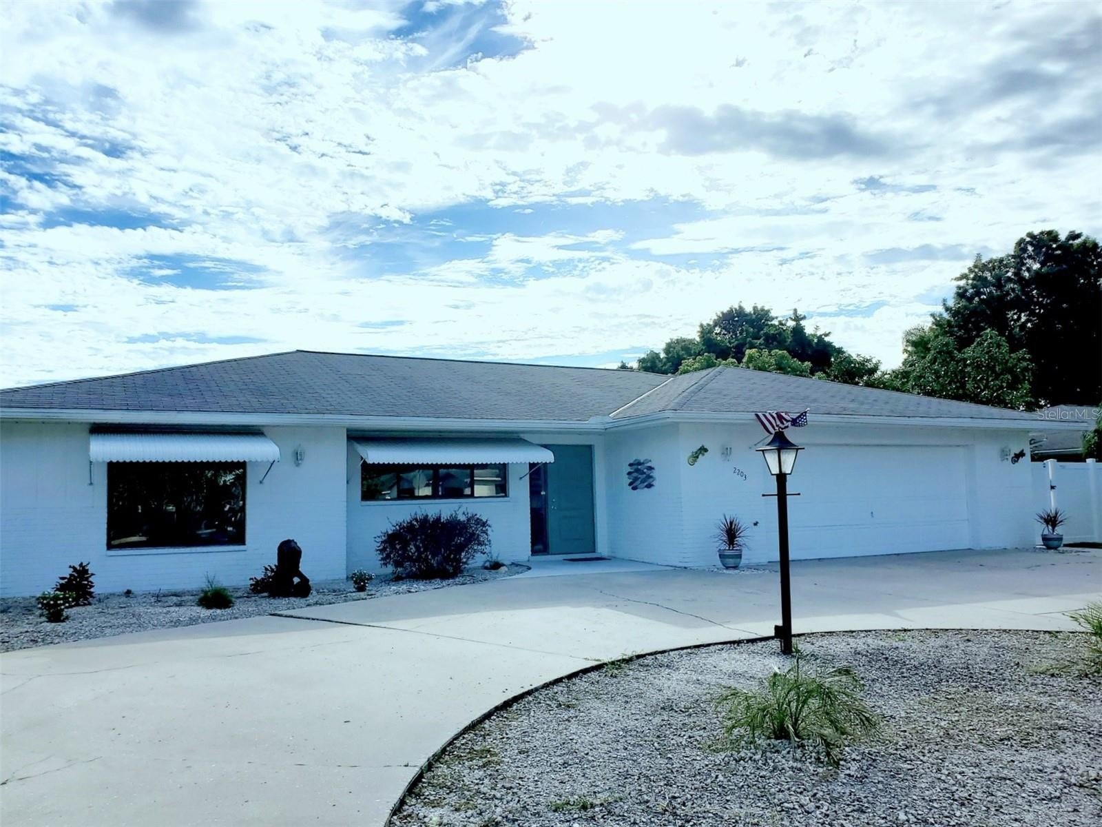 2203 43rd St W – photo 2