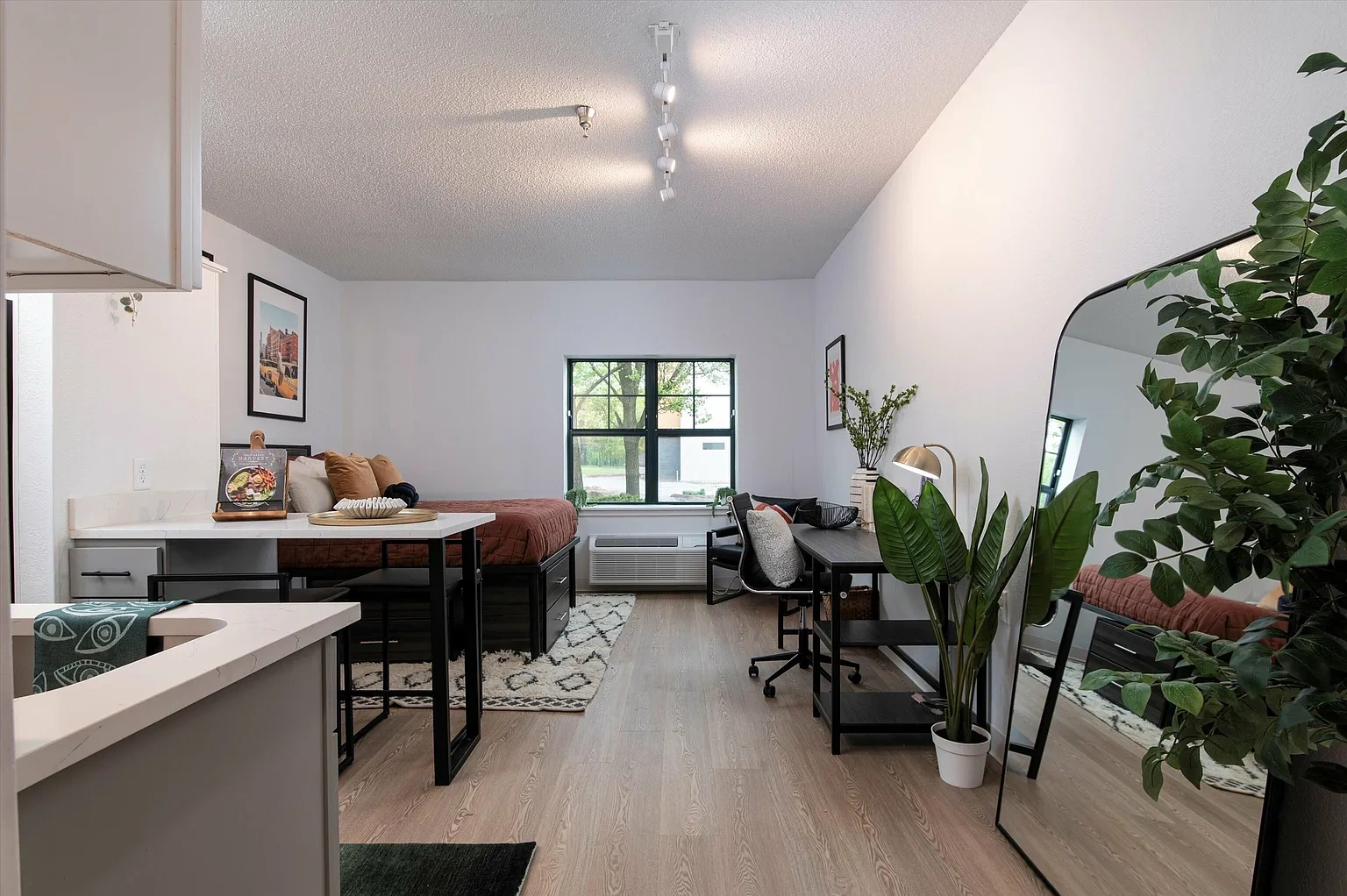 1395 Hudson – photo 5