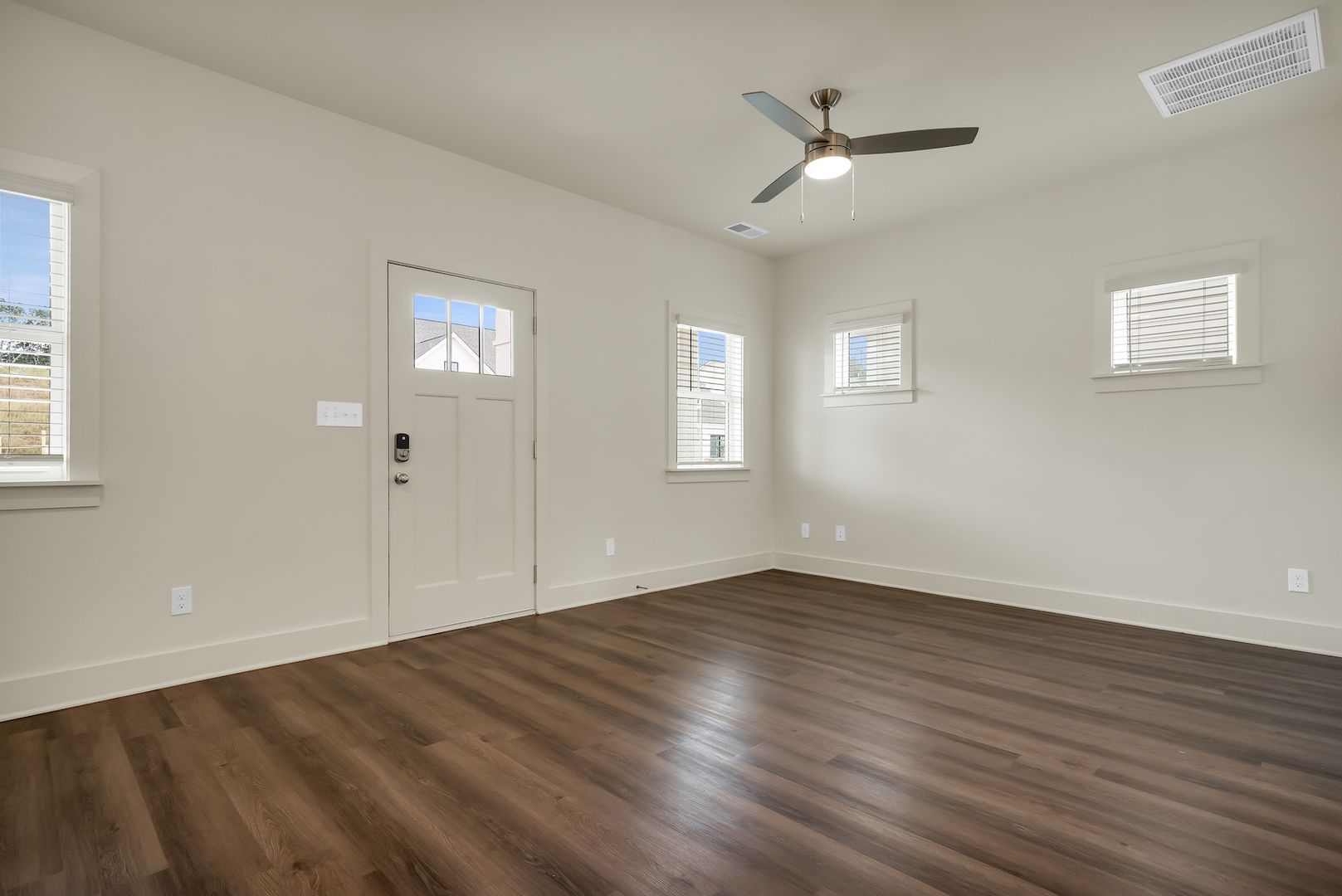 4102 Prentice St – photo 4