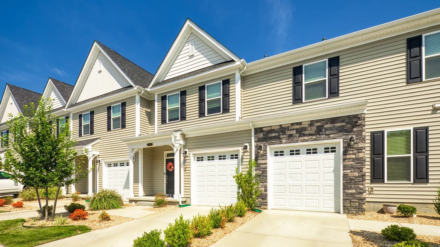 Hillpoint Preserve Townhome Apartments – photo 4