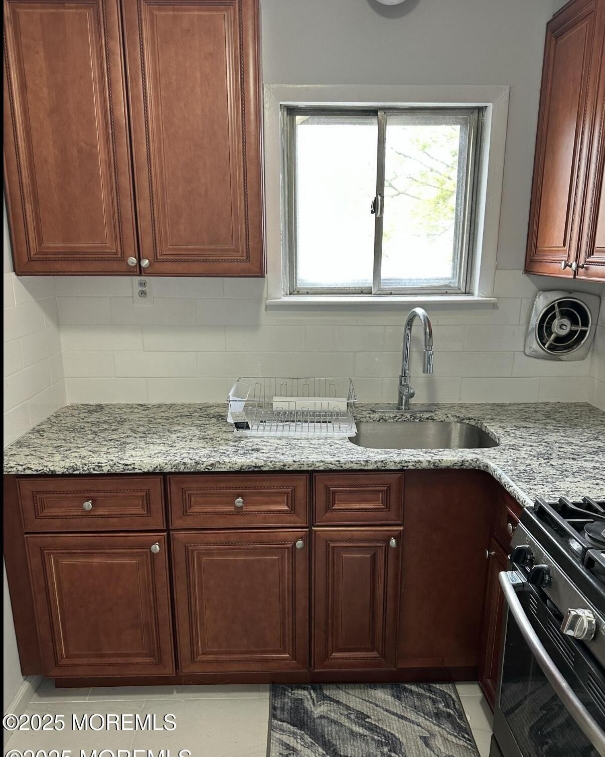 35 Sternberger Ave #H – photo 3