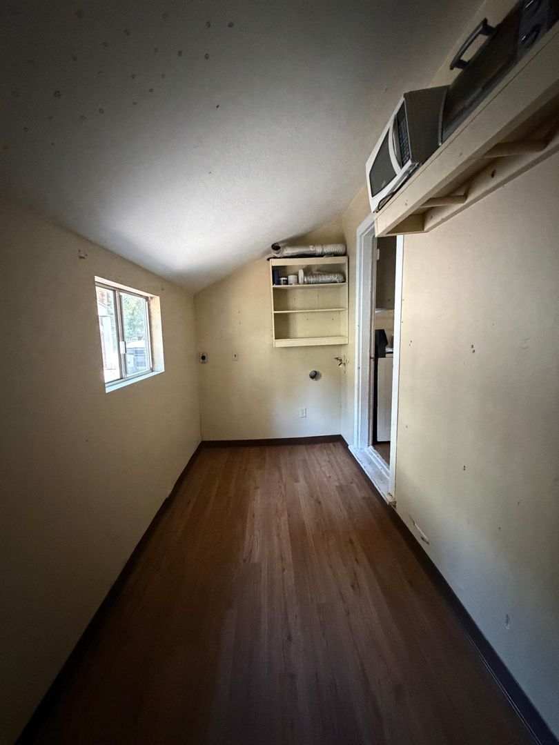 1048 Reno Ave unit 4 – photo 5