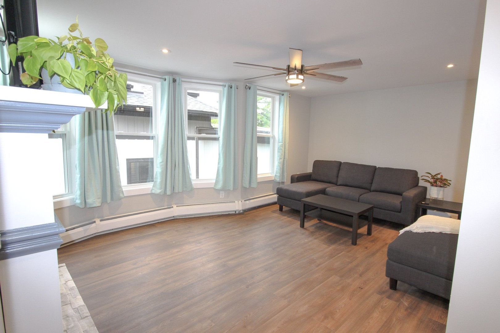 522 Stewart Ave unit 522-2 – photo 4