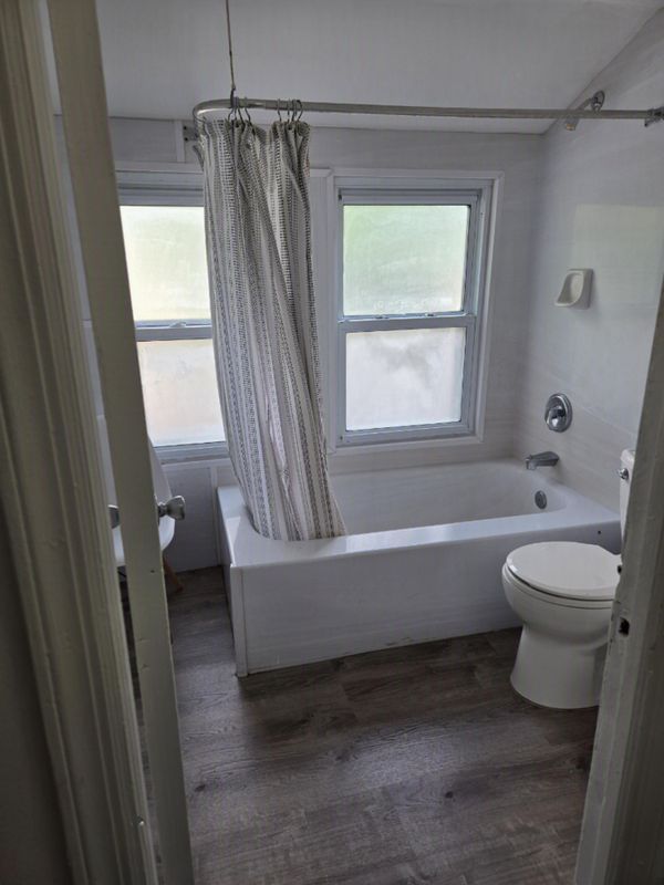 717 Henry St unit 2 – photo 4
