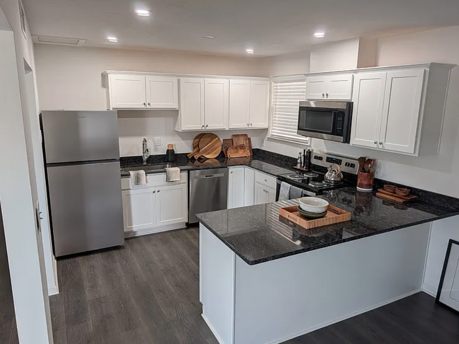 450 W Franklin St unit 00 – photo 1