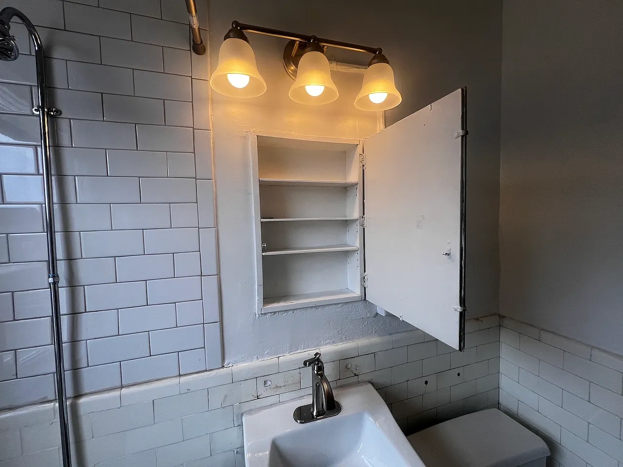 Lindell Park Apartments – photo 1
