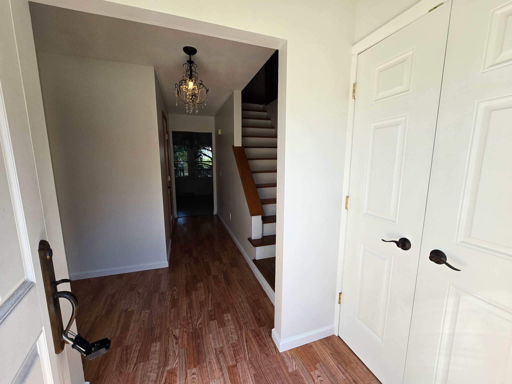 1276 N Howell Dr – photo 2