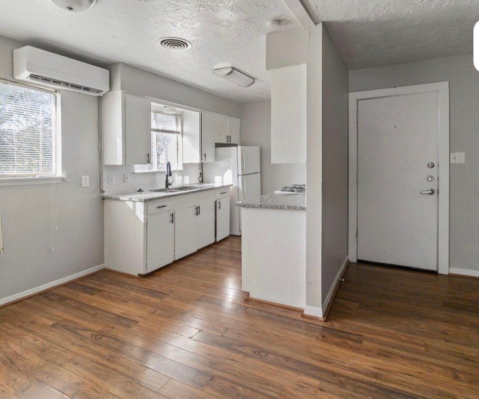 1014 E 23rd St unit 1 – photo 2