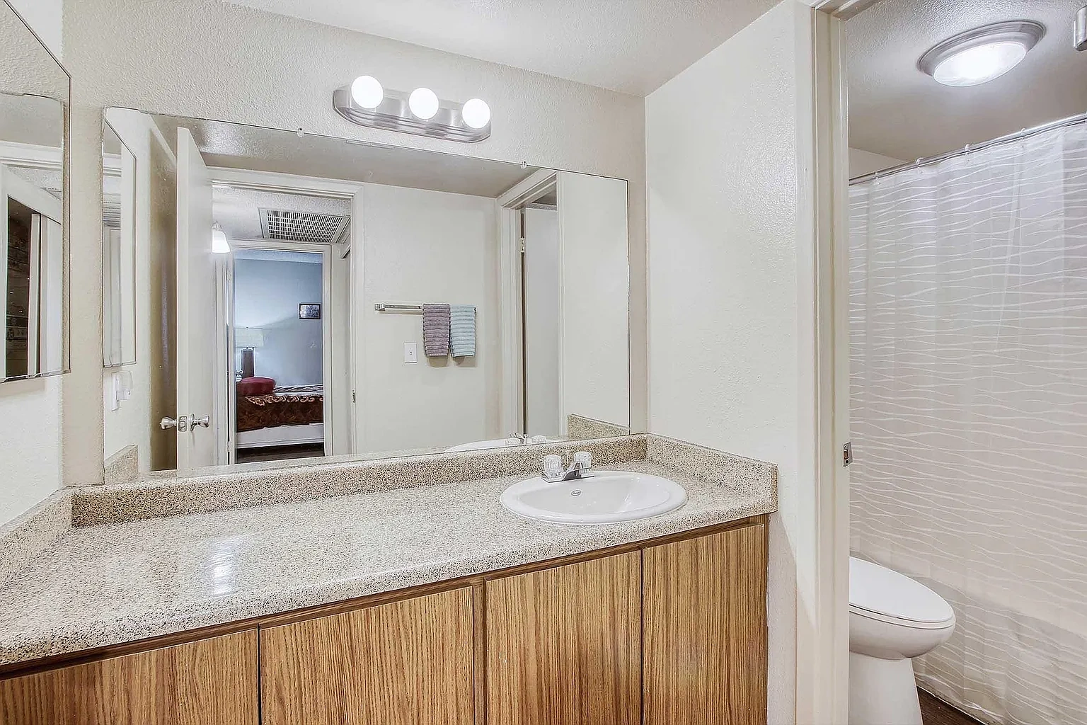 2575 West 24th Street – photo 3