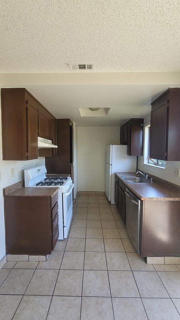8037 N El Dorado St unit #5 – photo 4