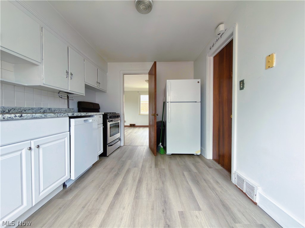 14330 Lakewood Heights Blvd unit UP – photo 3