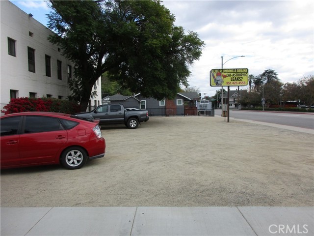 3260 Main St – photo 3