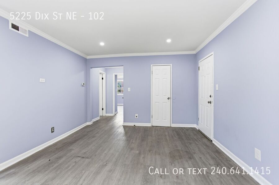 5225 Dix St NE – photo 2