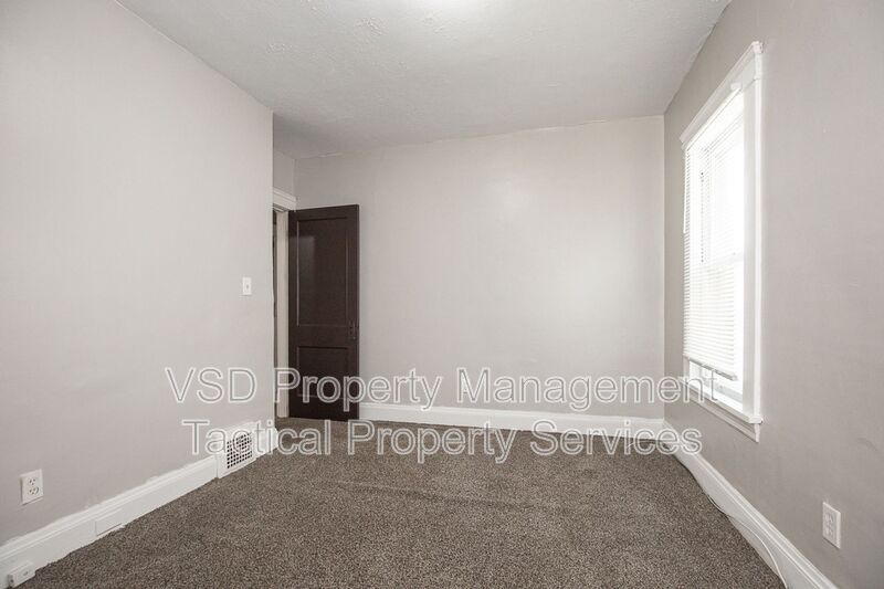 12819 Edmonton Ave – photo 5