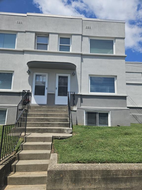 967 E Maple St – photo 1