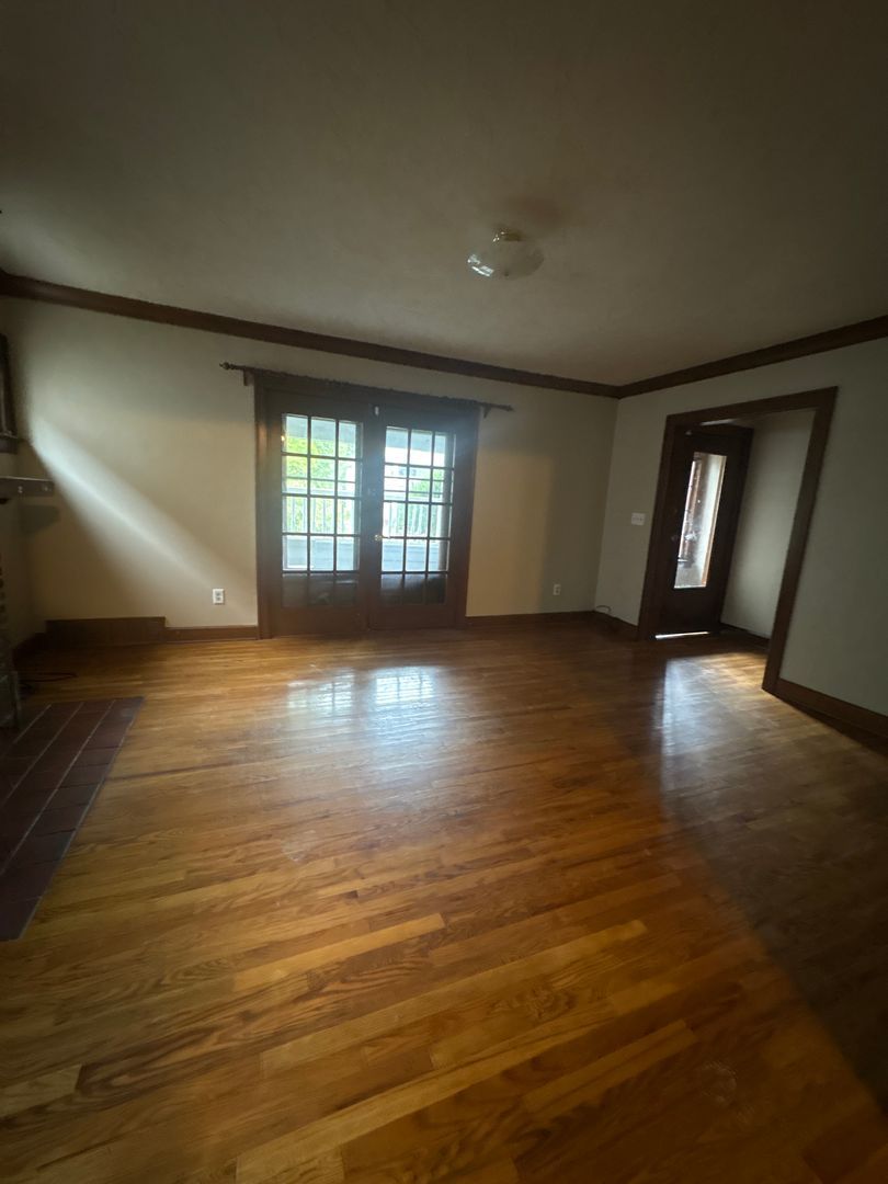 2179 Edgewood Rd unit Unit Down – photo 2