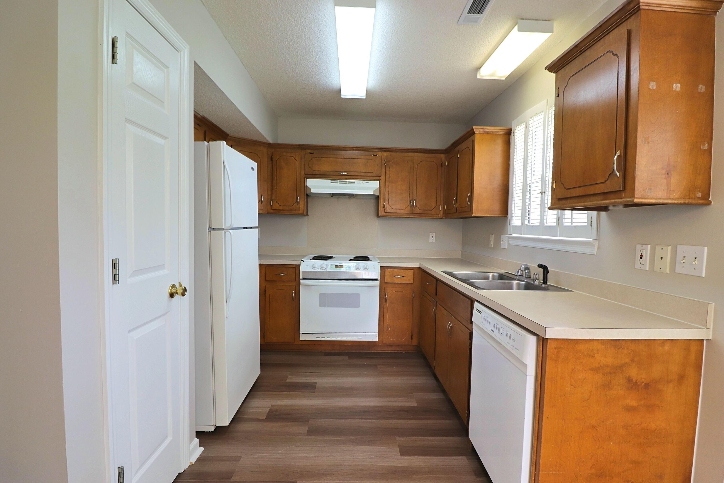 294 Hastings Dr – photo 4