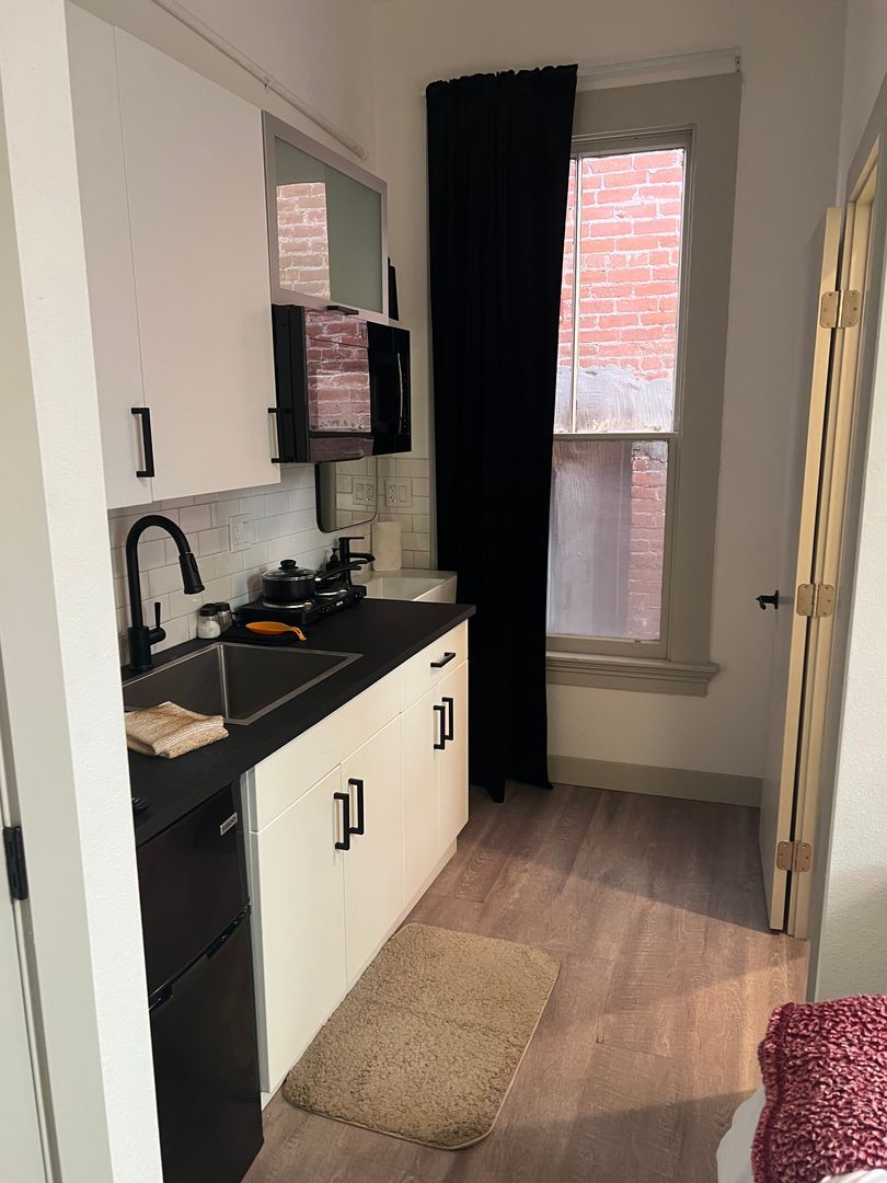 843 Fourth Ave unit 843 - 23 – photo 3
