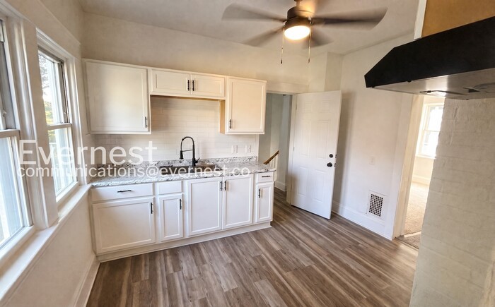937 Parkway Rd unit 1 – photo 4