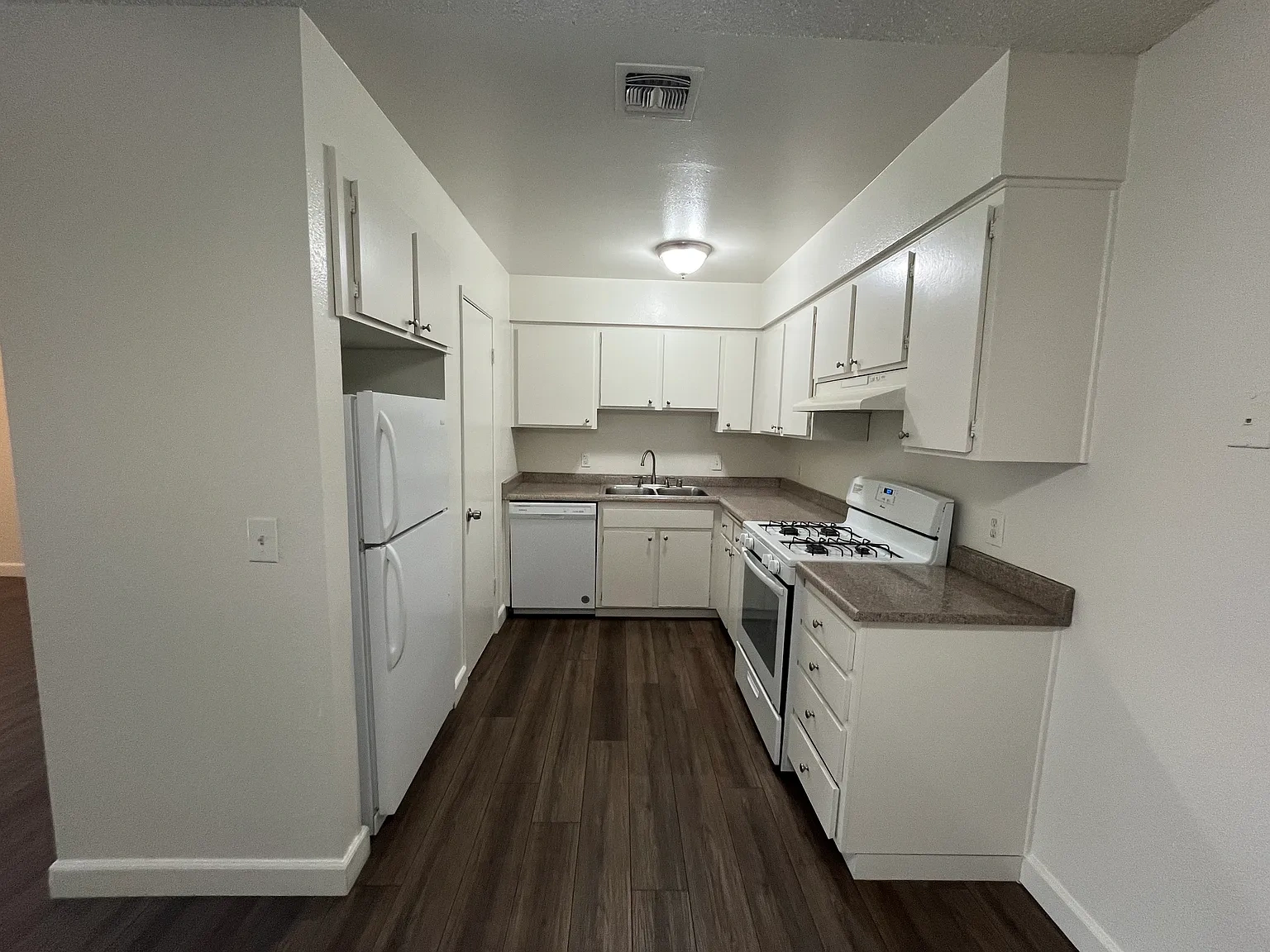Bullard Garden Apartments – photo 2