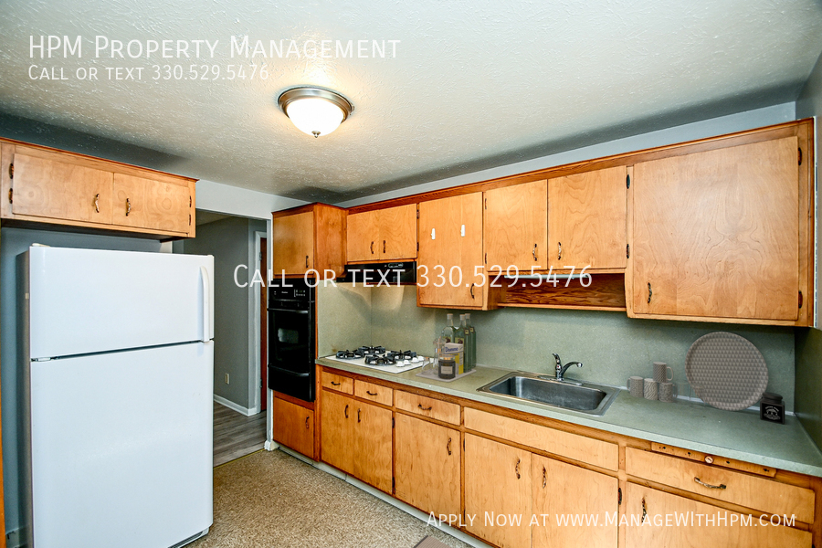 842 S Green Rd – photo 4