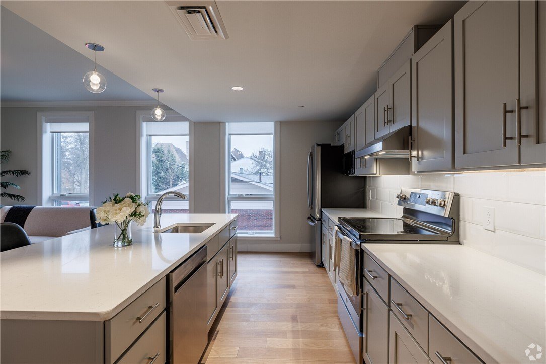 105 W Court St – photo 5