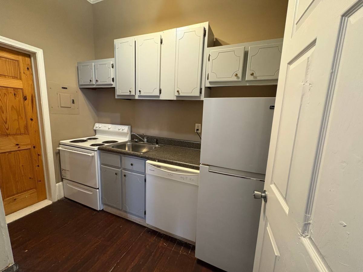 171 Orange St unit 1 – photo 4